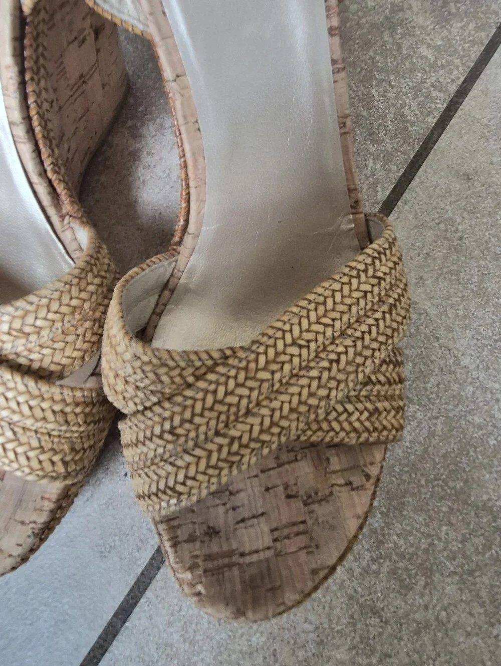 Stuart Weitzman Minx Camel Woven Cork Wedge Sandals Size 7.5 - Picture 3 of 16
